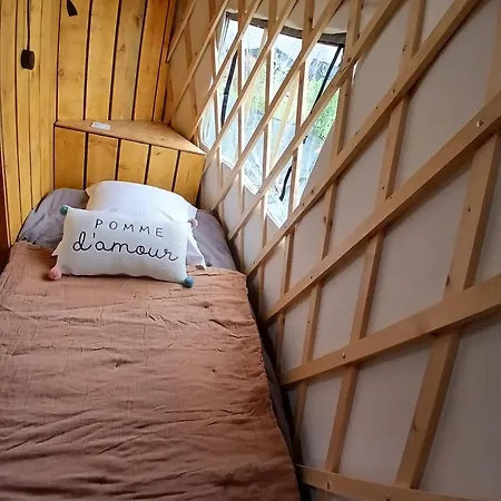 Alpstuga Yourte Terracotta Les Belles Ouvrieres Clermont-Creans