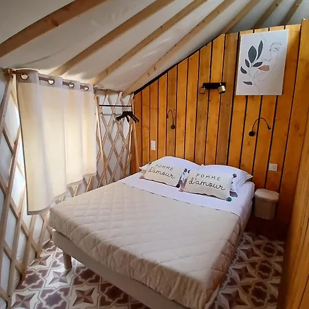 木屋 Yourte - Terracotta - Climatisee -les Belles Ouvrieres *