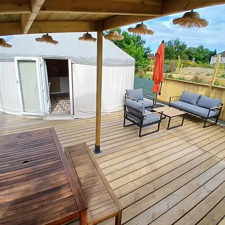 Yourte - Terracotta - Climatisee -les Belles Ouvrieres 木屋 Clermont-Creans