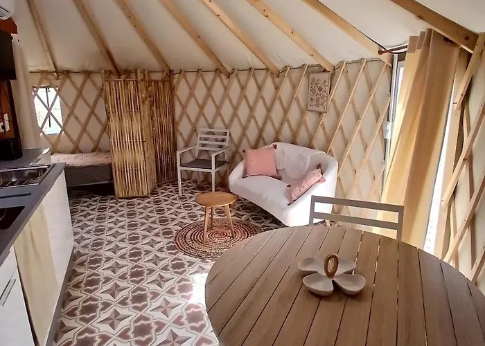 Yourte Terracotta Les Belles Ouvrieres Clermont-Creans