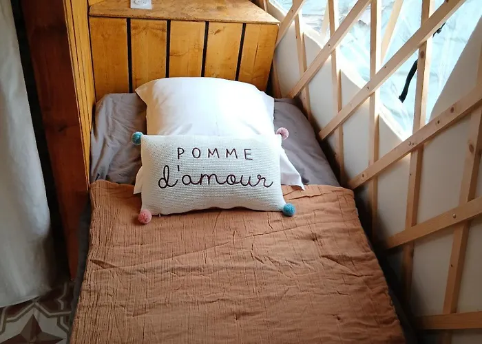 Yourte - Terracotta - Climatisee -les Belles Ouvrieres Horská chata